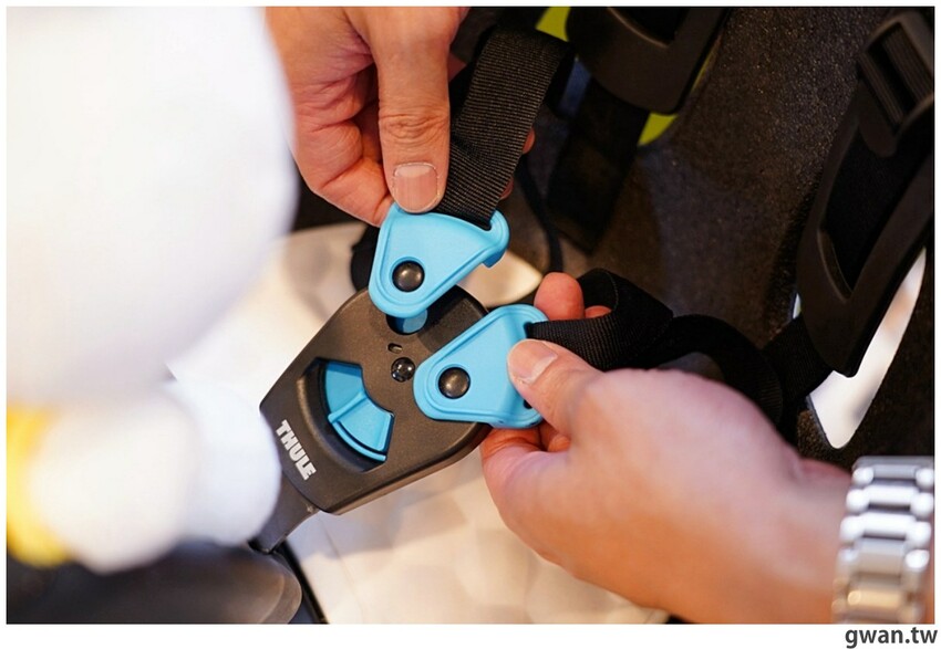 日月潭親子腳踏車推薦,騎電輔車暢遊全球十大最美自行車道,還會送蛙蛙風車耶~