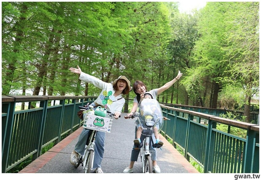 日月潭親子腳踏車推薦,騎電輔車暢遊全球十大最美自行車道,還會送蛙蛙風車耶~