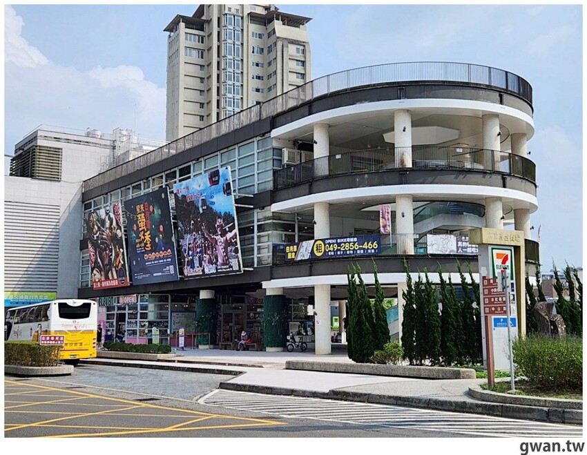 日月潭親子腳踏車推薦,騎電輔車暢遊全球十大最美自行車道,還會送蛙蛙風車耶~