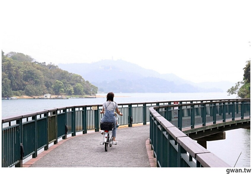 日月潭親子腳踏車推薦,騎電輔車暢遊全球十大最美自行車道,還會送蛙蛙風車耶~