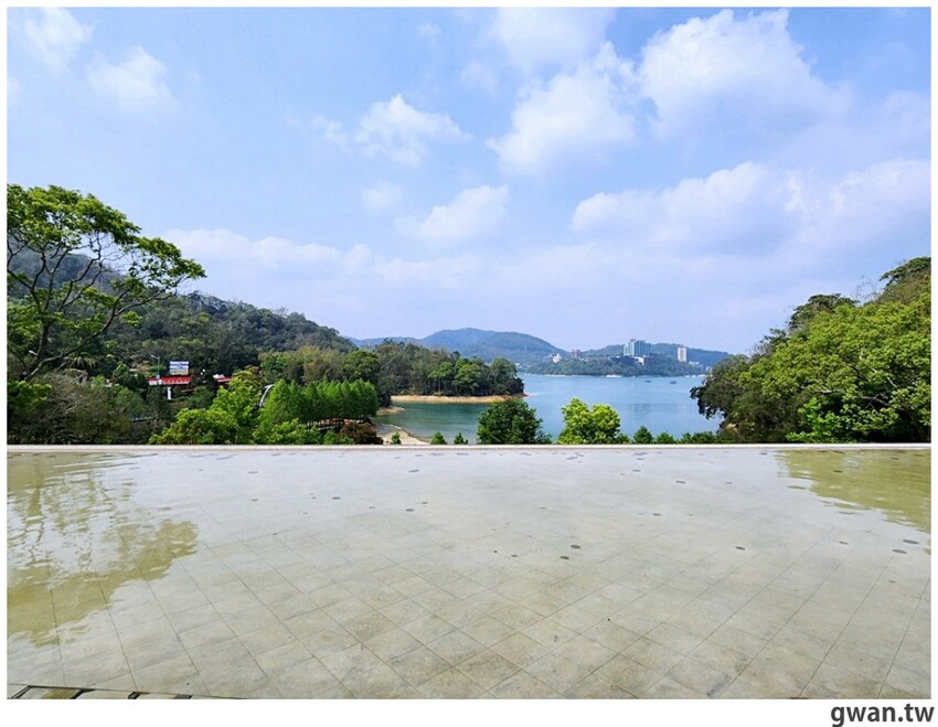 日月潭親子腳踏車推薦,騎電輔車暢遊全球十大最美自行車道,還會送蛙蛙風車耶~
