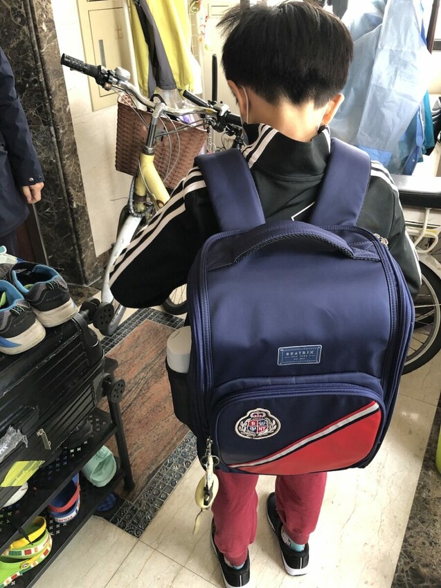 追尋功能與保護的極致結合：BEATRIX NEW YORK 英倫風兒童防潑水護脊書包