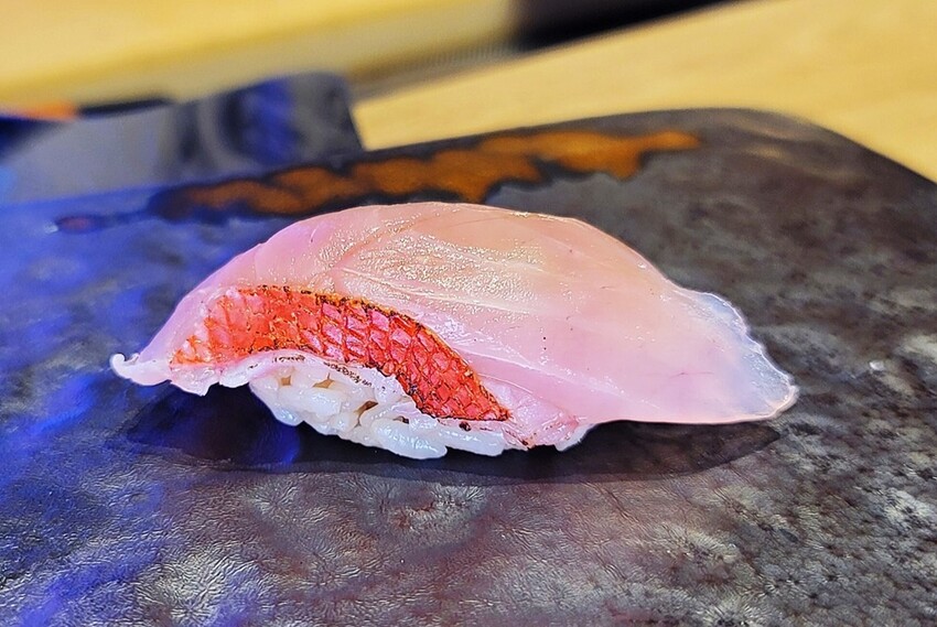 泰國芭達雅美食推薦|KINJI OMAKASE，職人手作日式無菜單料理，打造視覺味覺雙饗宴。還有獨家豪華遊艇出海享受奢華日料！！！