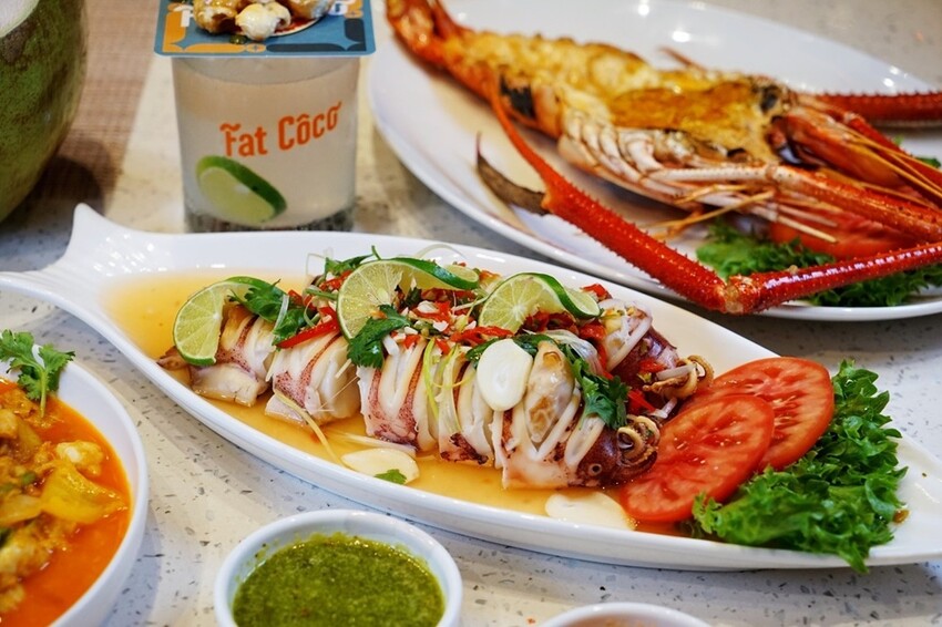 泰國芭達雅美食推薦|知名A-ONE Hotel集團品牌餐廳，超Chill！3家網美必訪餐廳，無敵海景、浪漫夕陽，美照與美味兼具的雙重享宴，做好筆記準備衝!　　