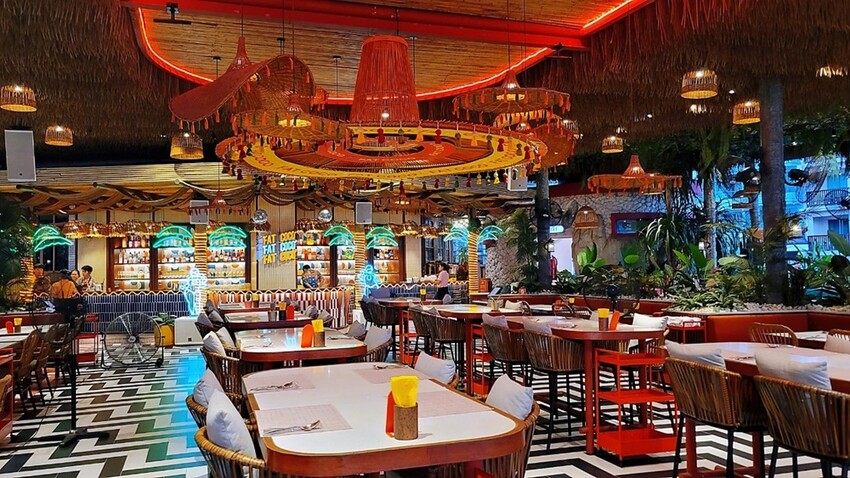 泰國芭達雅美食推薦|知名A-ONE Hotel集團品牌餐廳，超Chill！3家網美必訪餐廳，無敵海景、浪漫夕陽，美照與美味兼具的雙重享宴，做好筆記準備衝!　　