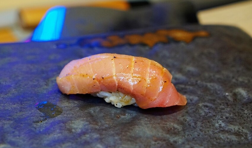 泰國芭達雅美食推薦|KINJI OMAKASE，職人手作日式無菜單料理，打造視覺味覺雙饗宴。還有獨家豪華遊艇出海享受奢華日料！！！