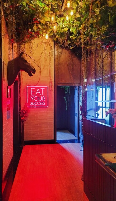 泰國芭達雅美食推薦|知名A-ONE Hotel集團品牌餐廳，超Chill！3家網美必訪餐廳，無敵海景、浪漫夕陽，美照與美味兼具的雙重享宴，做好筆記準備衝!　　