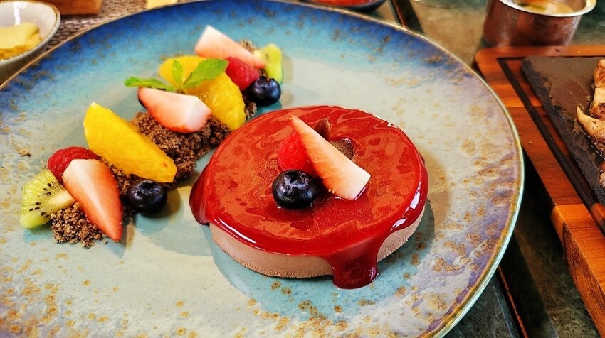 泰國芭達雅美食推薦|知名A-ONE Hotel集團品牌餐廳，超Chill！3家網美必訪餐廳，無敵海景、浪漫夕陽，美照與美味兼具的雙重享宴，做好筆記準備衝!　　