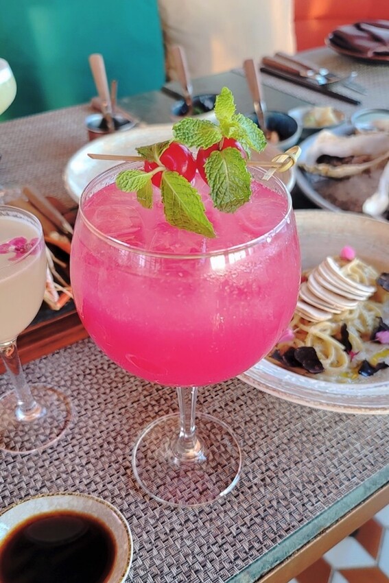 泰國芭達雅美食推薦|知名A-ONE Hotel集團品牌餐廳，超Chill！3家網美必訪餐廳，無敵海景、浪漫夕陽，美照與美味兼具的雙重享宴，做好筆記準備衝!　　