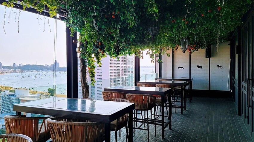 泰國芭達雅美食推薦|知名A-ONE Hotel集團品牌餐廳，超Chill！3家網美必訪餐廳，無敵海景、浪漫夕陽，美照與美味兼具的雙重享宴，做好筆記準備衝!　　