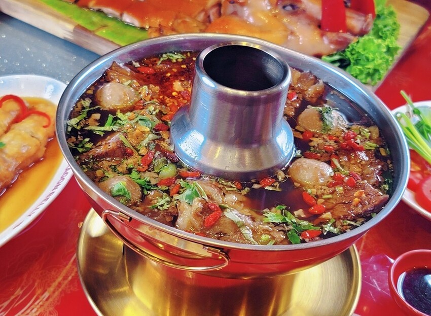 泰國芭達雅美食推薦|知名A-ONE Hotel集團品牌餐廳，超Chill！3家網美必訪餐廳，無敵海景、浪漫夕陽，美照與美味兼具的雙重享宴，做好筆記準備衝!　　