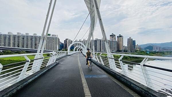 IMG_1045.jpg IMG_1045.jpg