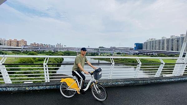 IMG_1049.jpg IMG_1049.jpg