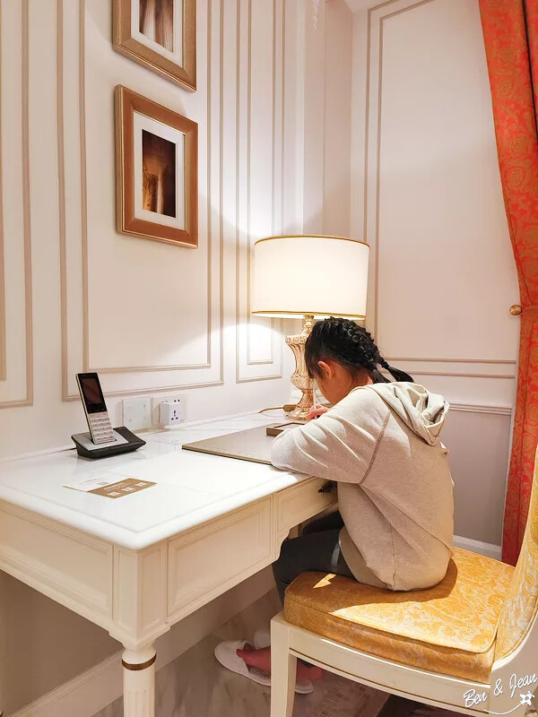 澳門澳門范思哲豪華酒店(Palazzo Versace Macau)》義大利殿堂級品牌，華麗格調、絢爛堂皇的設計品味，從裏到外