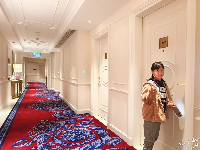 澳門澳門范思哲豪華酒店(Palazzo Versace Macau)》義大利殿堂級品牌，華麗格調、絢爛堂皇的設計品味，從裏到外