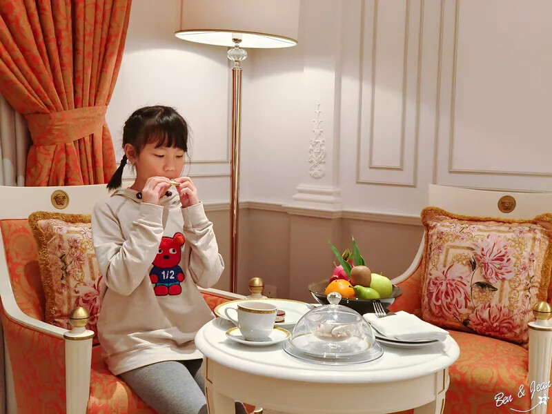 澳門澳門范思哲豪華酒店(Palazzo Versace Macau)》義大利殿堂級品牌，華麗格調、絢爛堂皇的設計品味，從裏到外