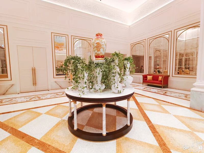 澳門澳門范思哲豪華酒店(Palazzo Versace Macau)》義大利殿堂級品牌，華麗格調、絢爛堂皇的設計品味，從裏到外