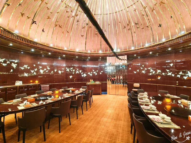 澳門澳門范思哲豪華酒店(Palazzo Versace Macau)》義大利殿堂級品牌，華麗格調、絢爛堂皇的設計品味，從裏到外