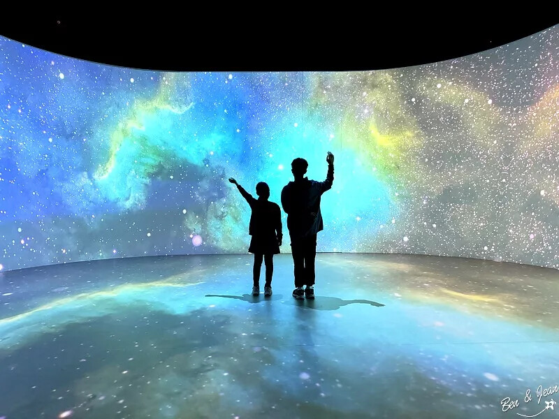 台中市西屯區台中中央公園遊客中心》最酷的遊客中心，以飛航為主題室內景點、免費參觀超有趣