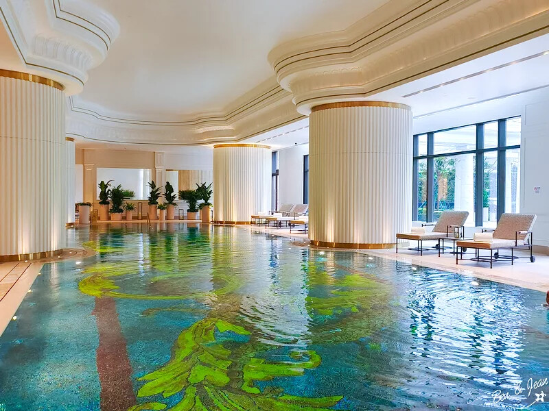 澳門澳門范思哲豪華酒店(Palazzo Versace Macau)》義大利殿堂級品牌，華麗格調、絢爛堂皇的設計品味，從裏到外