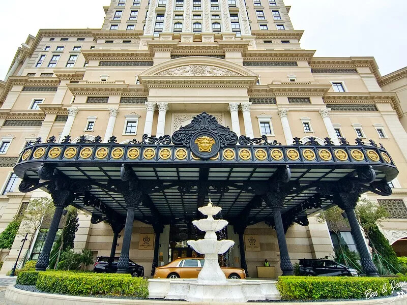 澳門澳門范思哲豪華酒店(Palazzo Versace Macau)》義大利殿堂級品牌，華麗格調、絢爛堂皇的設計品味，從裏到外