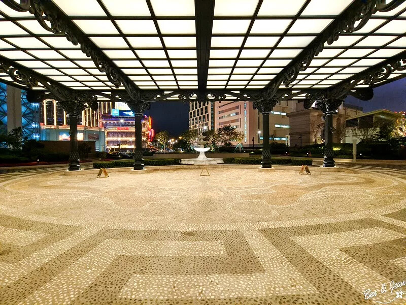 澳門澳門范思哲豪華酒店(Palazzo Versace Macau)》義大利殿堂級品牌，華麗格調、絢爛堂皇的設計品味，從裏到外