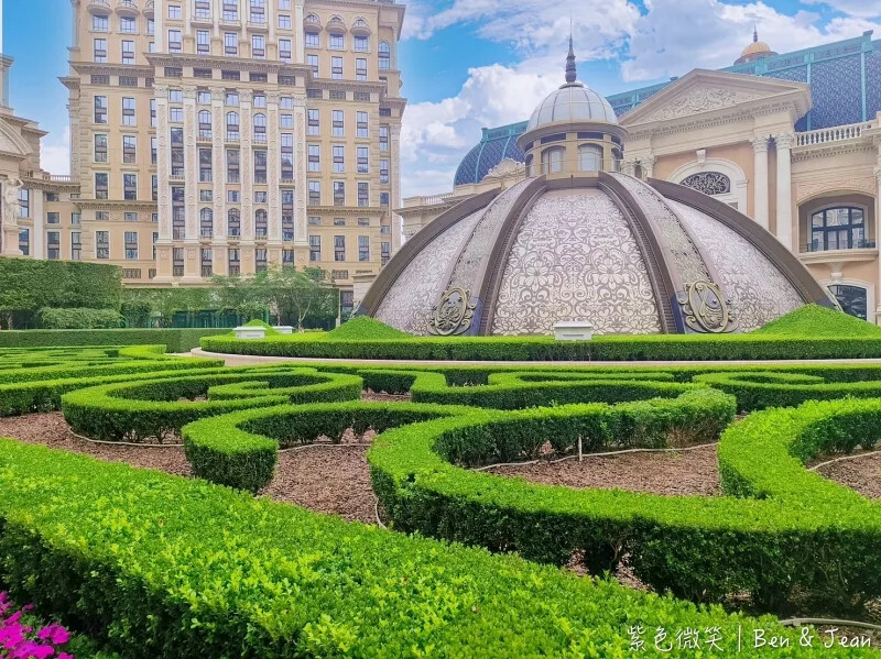 澳門澳門范思哲豪華酒店(Palazzo Versace Macau)》義大利殿堂級品牌，華麗格調、絢爛堂皇的設計品味，從裏到外