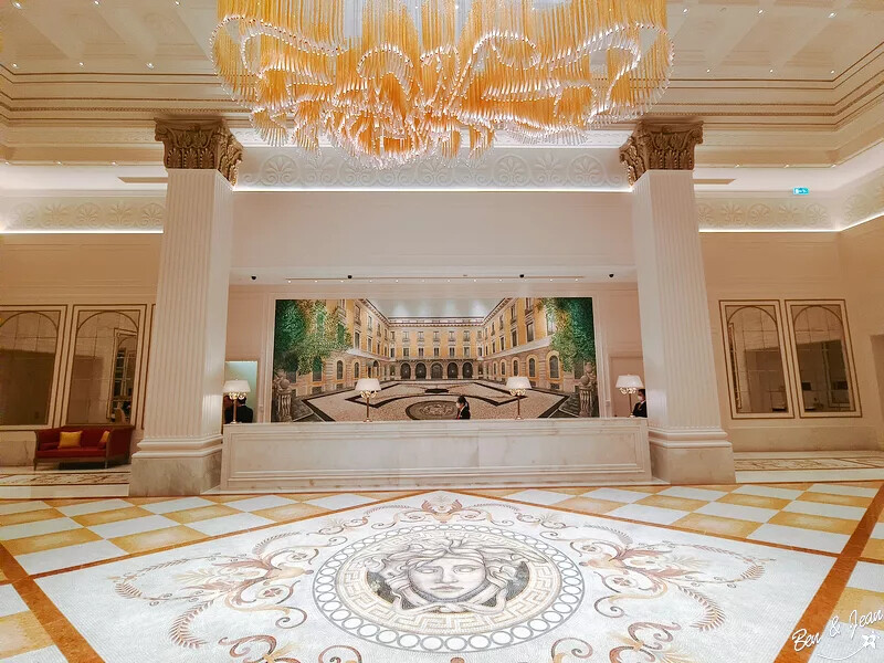 澳門澳門范思哲豪華酒店(Palazzo Versace Macau)》義大利殿堂級品牌，華麗格調、絢爛堂皇的設計品味，從裏到外