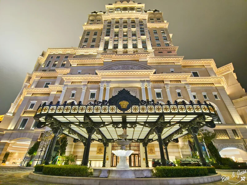 澳門澳門范思哲豪華酒店(Palazzo Versace Macau)》義大利殿堂級品牌，華麗格調、絢爛堂皇的設計品味，從裏到外