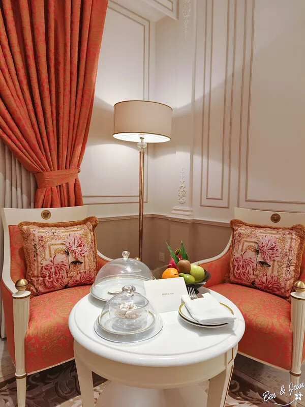 澳門澳門范思哲豪華酒店(Palazzo Versace Macau)》義大利殿堂級品牌，華麗格調、絢爛堂皇的設計品味，從裏到外