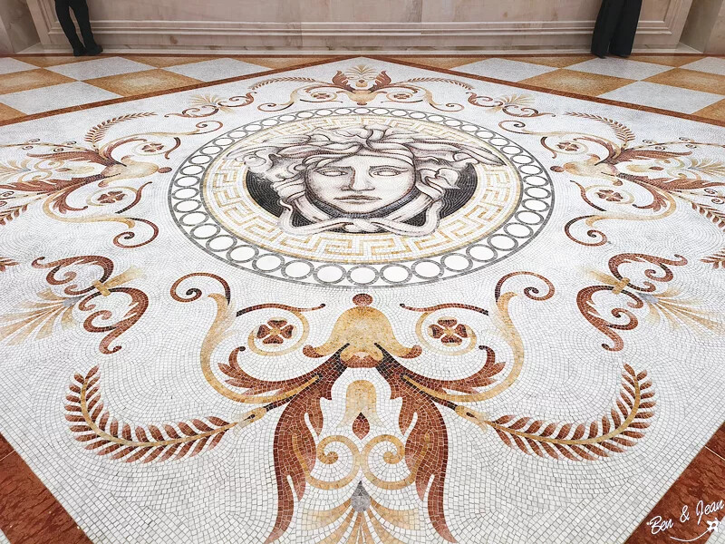 澳門澳門范思哲豪華酒店(Palazzo Versace Macau)》義大利殿堂級品牌，華麗格調、絢爛堂皇的設計品味，從裏到外