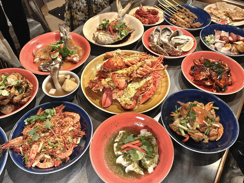 澳門澳門范思哲豪華酒店(Palazzo Versace Macau)》義大利殿堂級品牌，華麗格調、絢爛堂皇的設計品味，從裏到外