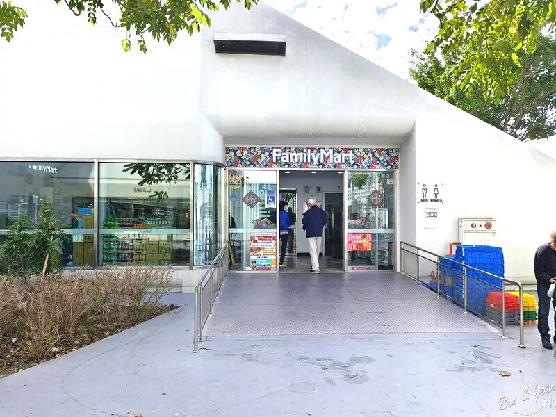 台中市西屯區台中中央公園遊客中心》最酷的遊客中心，以飛航為主題室內景點、免費參觀超有趣