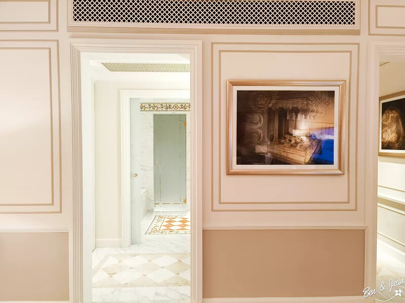 澳門澳門范思哲豪華酒店(Palazzo Versace Macau)》義大利殿堂級品牌，華麗格調、絢爛堂皇的設計品味，從裏到外