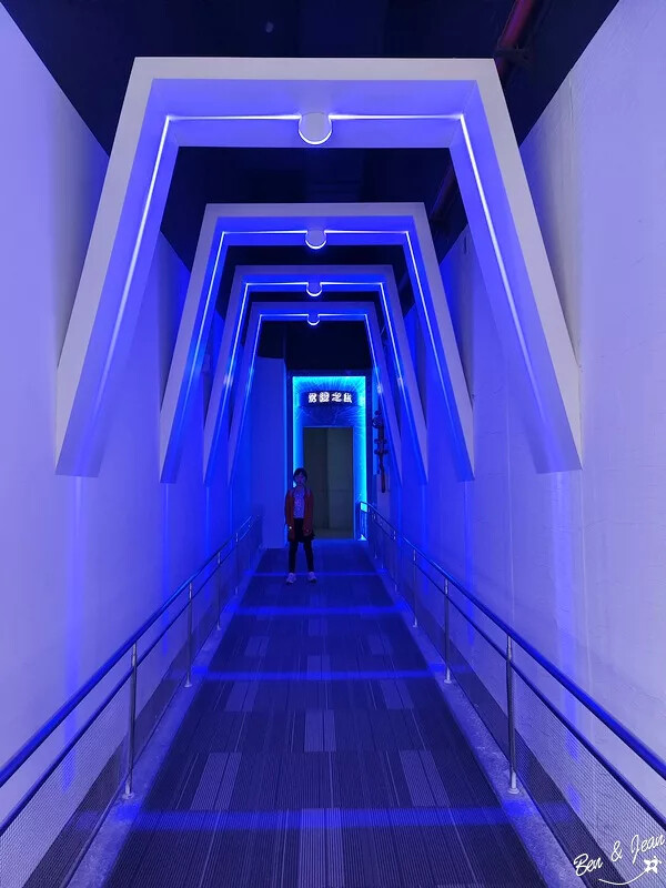 台中市西屯區台中中央公園遊客中心》最酷的遊客中心，以飛航為主題室內景點、免費參觀超有趣