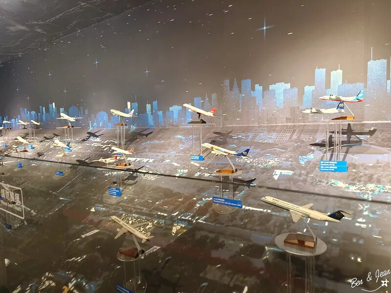 台中市西屯區台中中央公園遊客中心》最酷的遊客中心，以飛航為主題室內景點、免費參觀超有趣