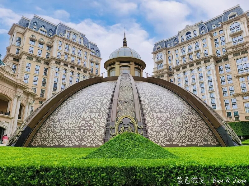 澳門澳門范思哲豪華酒店(Palazzo Versace Macau)》義大利殿堂級品牌，華麗格調、絢爛堂皇的設計品味，從裏到外