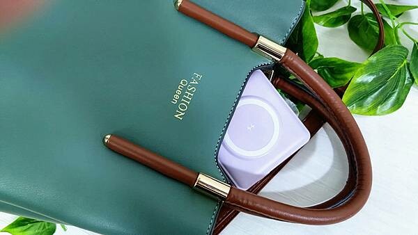 超大容量閃電快充行動電源推薦｜ONAIR萬國充磁吸自帶線(可拆式)支架行動電源｜ONAIR 多功能行動電源｜五合