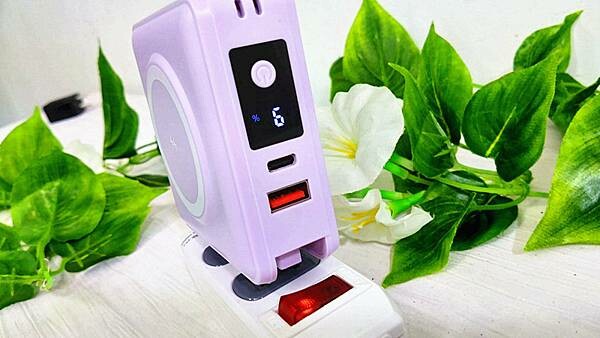 超大容量閃電快充行動電源推薦｜ONAIR萬國充磁吸自帶線(可拆式)支架行動電源｜ONAIR 多功能行動電源｜五合