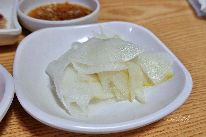 韓國【首爾】祭基洞站｜京東市場平壤冷麵，清爽冷麵，大顆飽滿夠味餃子