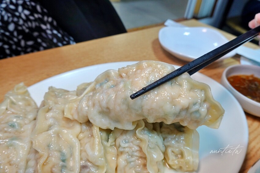 韓國【首爾】祭基洞站｜京東市場平壤冷麵，清爽冷麵，大顆飽滿夠味餃子