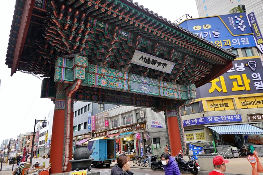 韓國【首爾】祭基洞站｜京東市場平壤冷麵，清爽冷麵，大顆飽滿夠味餃子