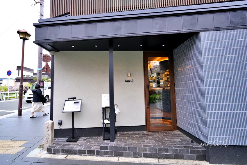 日本【京都美食】河原町|Kacto 鴨川旁美麗風景咖啡廳,櫻花季更是與大片櫻花林正面對決