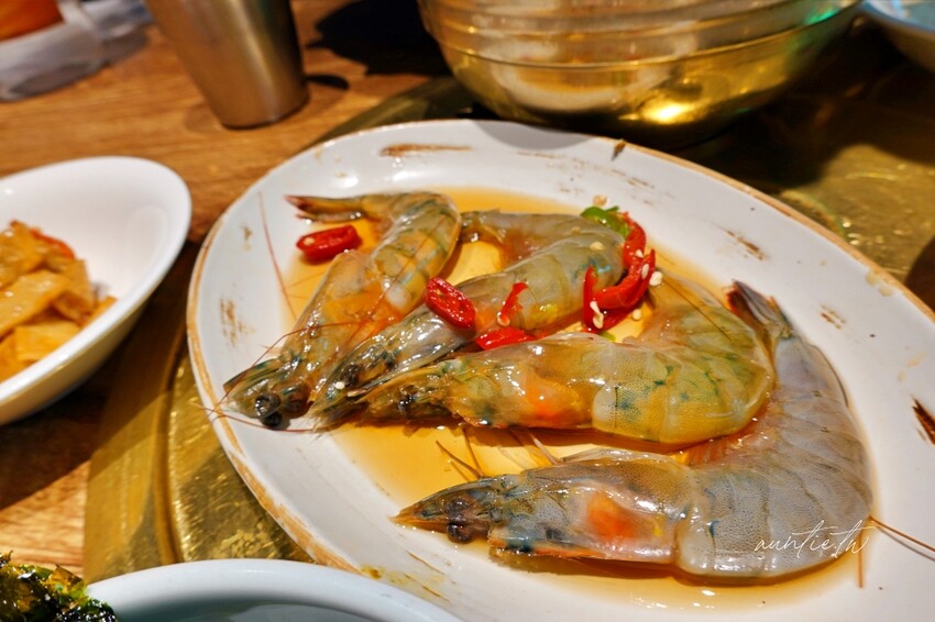 韓國【首爾】明洞｜烏達里家，醬蟹醃生蝦，明洞醬蟹推薦