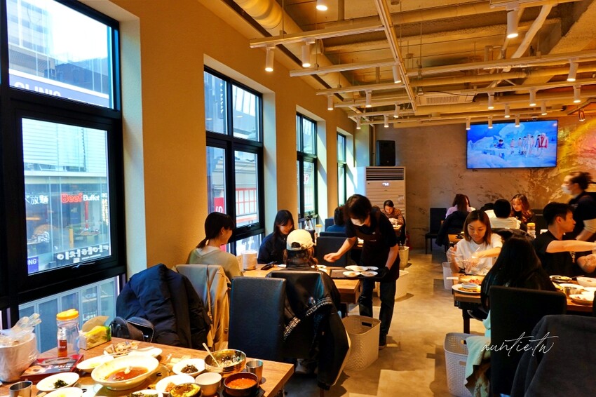 韓國【首爾】明洞｜烏達里家，醬蟹醃生蝦，明洞醬蟹推薦