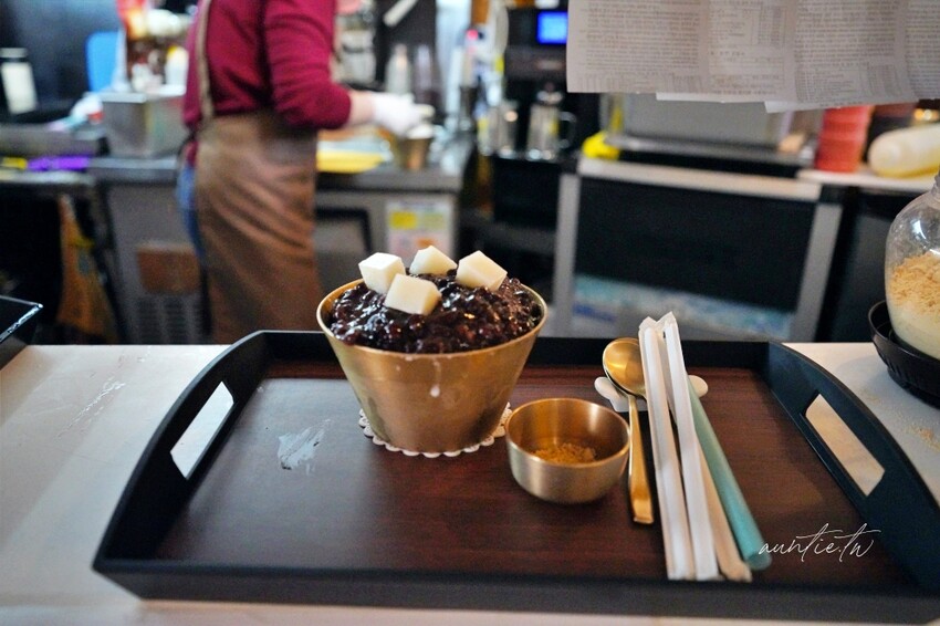 韓國【韓國】水原美食｜行宮刨冰 행궁빙수，濃郁韓式紅豆牛奶年糕冰，水原甜品推薦