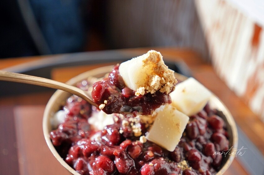 韓國【韓國】水原美食｜行宮刨冰 행궁빙수，濃郁韓式紅豆牛奶年糕冰，水原甜品推薦