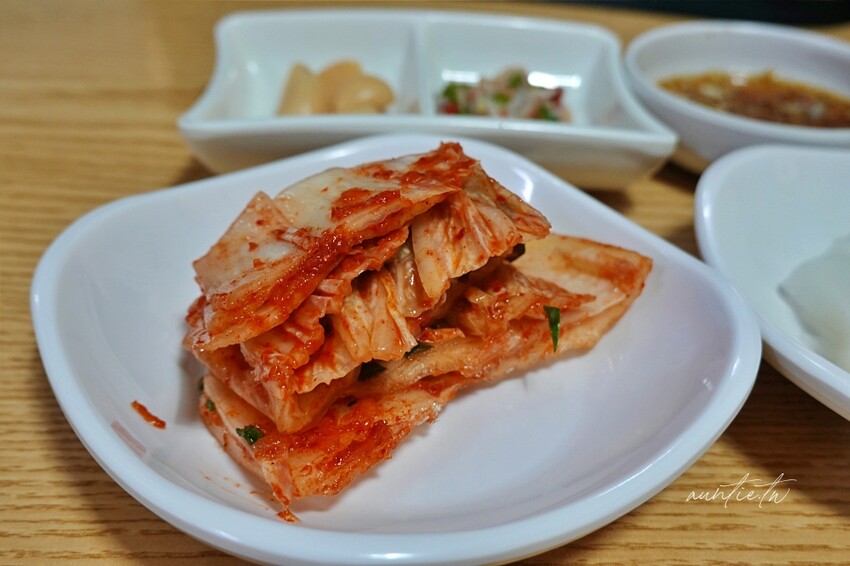 韓國【首爾】祭基洞站｜京東市場平壤冷麵，清爽冷麵，大顆飽滿夠味餃子