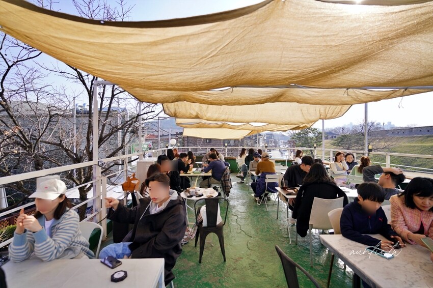 韓國【韓國】水原美食｜行宮刨冰 행궁빙수，濃郁韓式紅豆牛奶年糕冰，水原甜品推薦