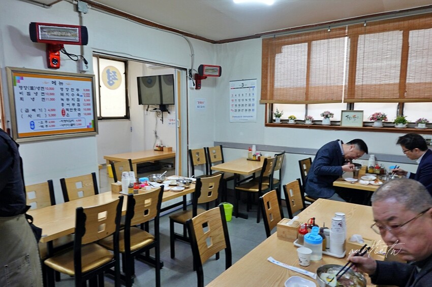 韓國【首爾】祭基洞站｜京東市場平壤冷麵，清爽冷麵，大顆飽滿夠味餃子